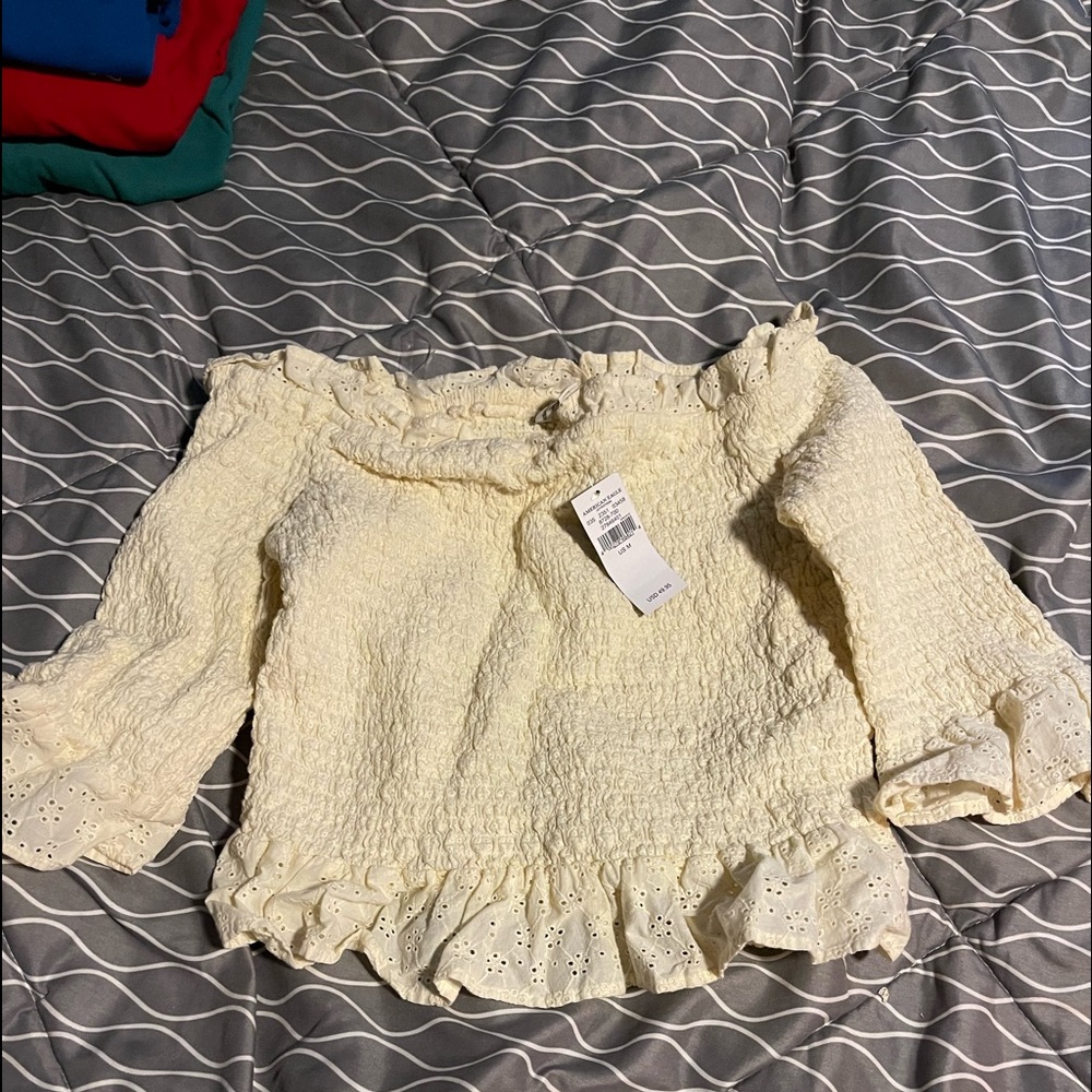 AMERICAN EAGLE CREAM CROP TOP OFF THE SHOULDER BLOUSE NEW WITH TAGS